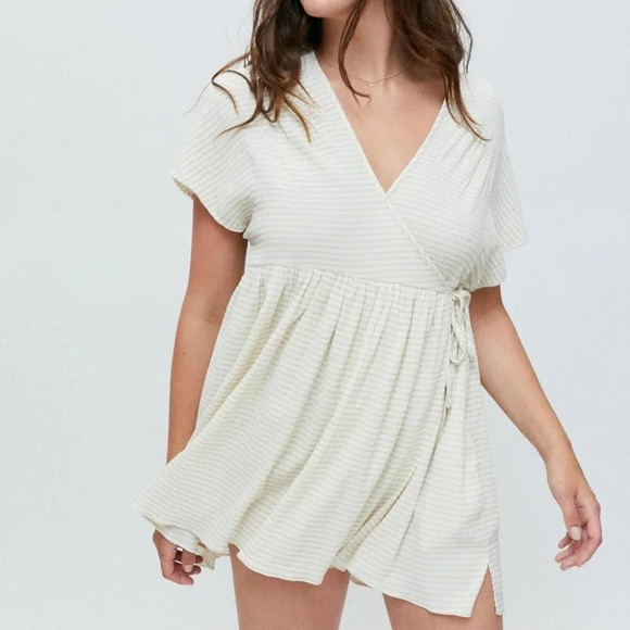 Urban Outfitters Alice Stripe Crinkle Wrap Mini Dress Size Small - Picture 1 of 8